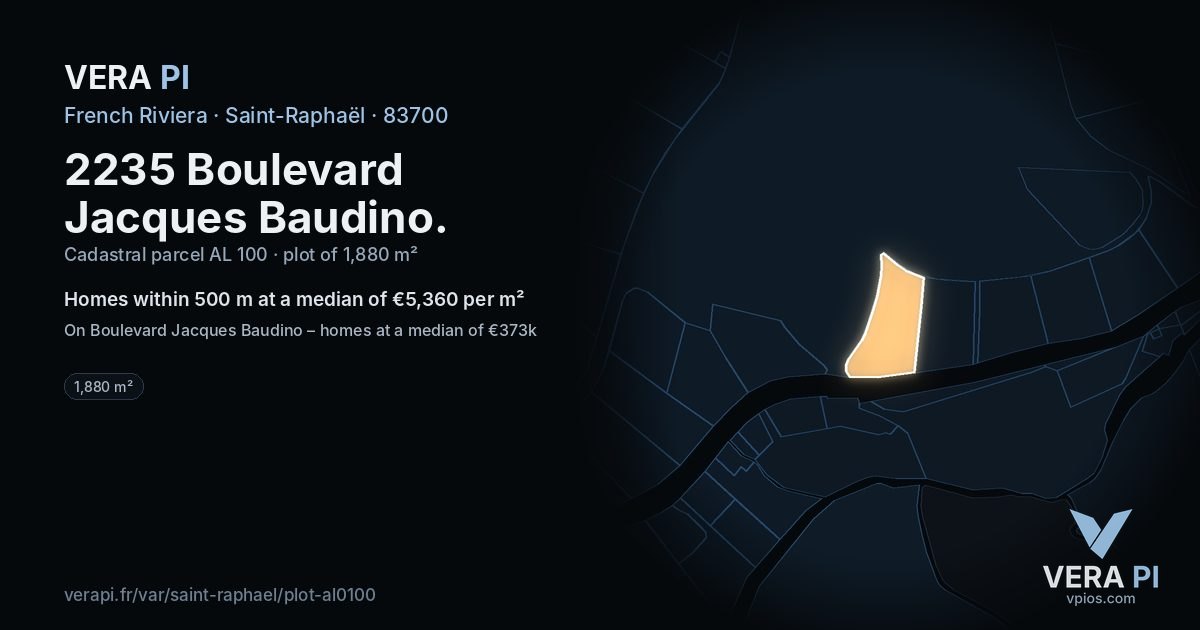 2235 Boulevard Jacques Baudino, Saint-Raphaël at night – the plot lit, the parcels around coloured by the prices near them