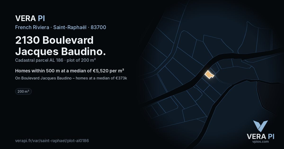 2130 Boulevard Jacques Baudino, Saint-Raphaël at night – the plot lit, the parcels around coloured by the prices near them