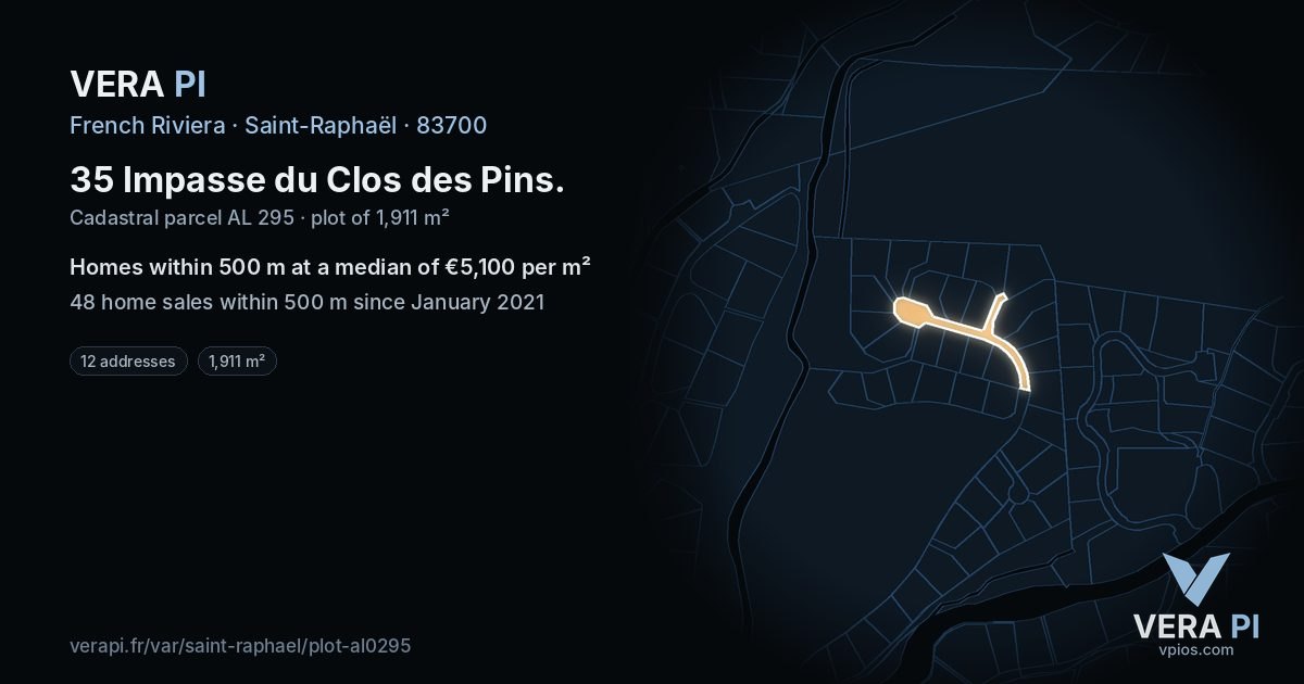 35 Impasse du Clos des Pins, Saint-Raphaël at night – the plot lit, the parcels around coloured by the prices near them