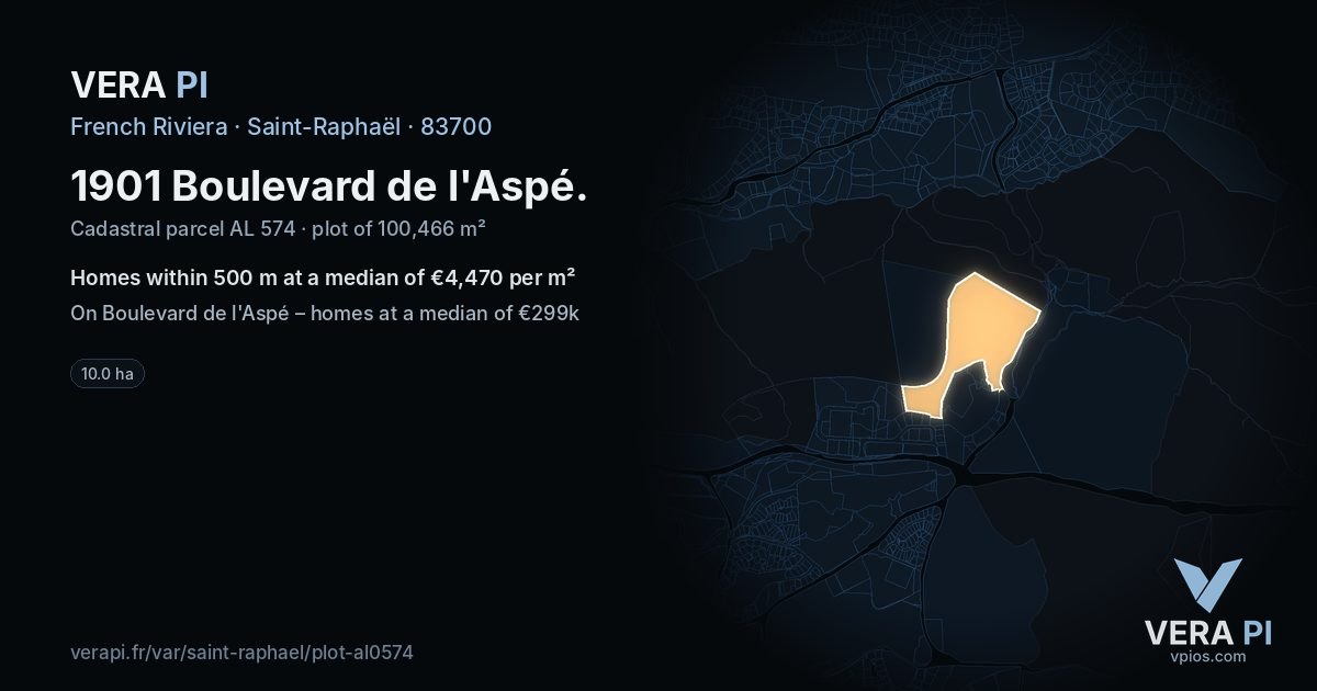 1901 Boulevard de l'Aspé, Saint-Raphaël at night – the plot lit, the parcels around coloured by the prices near them