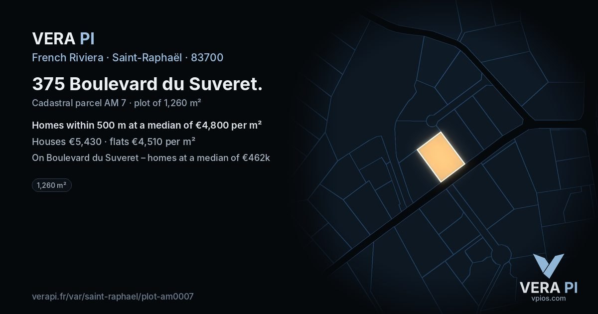 375 Boulevard du Suveret, Saint-Raphaël at night – the plot lit, the parcels around coloured by the prices near them