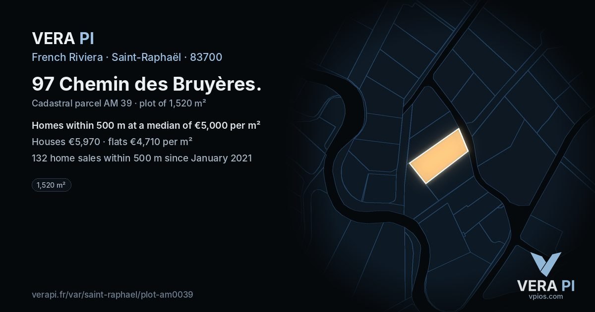 97 Chemin des Bruyères, Saint-Raphaël at night – the plot lit, the parcels around coloured by the prices near them