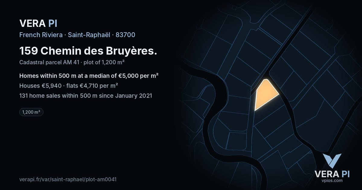 159 Chemin des Bruyères, Saint-Raphaël at night – the plot lit, the parcels around coloured by the prices near them