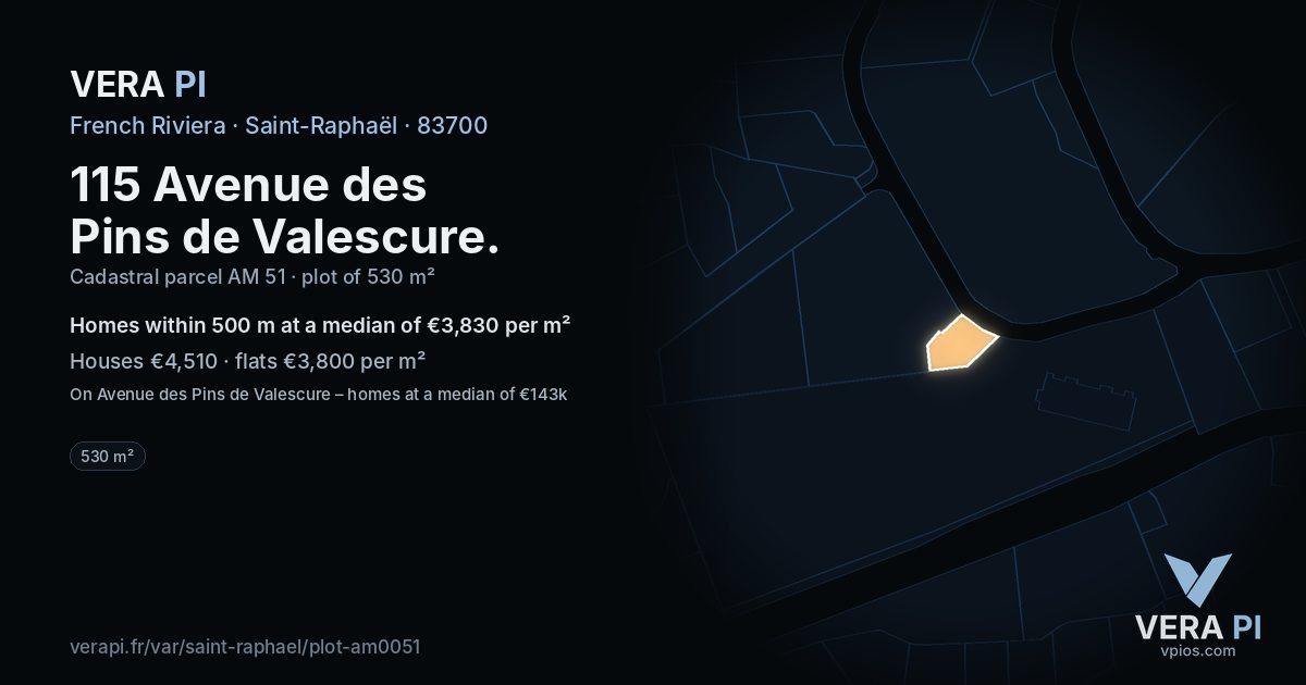 115 Avenue des Pins de Valescure, Saint-Raphaël at night – the plot lit, the parcels around coloured by the prices near them