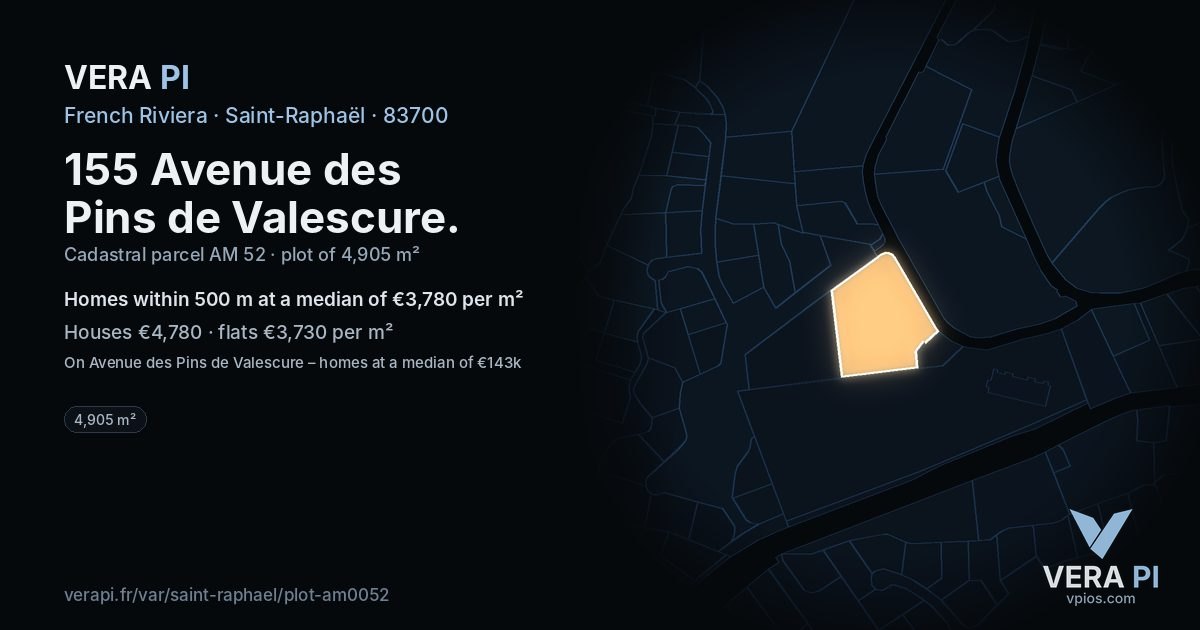 155 Avenue des Pins de Valescure, Saint-Raphaël at night – the plot lit, the parcels around coloured by the prices near them