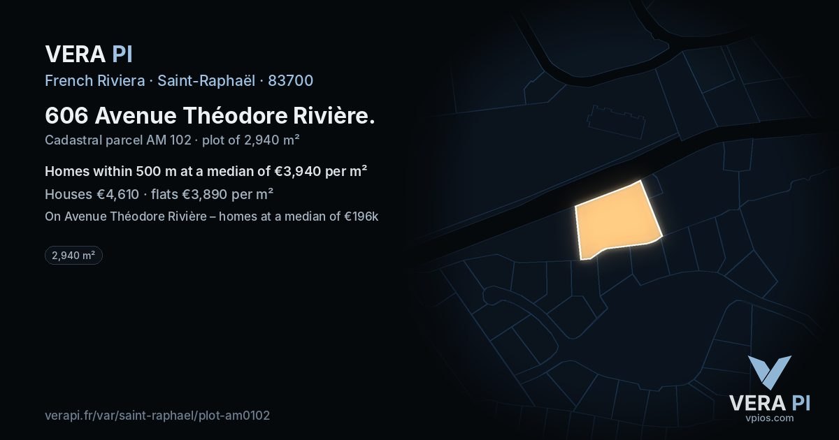 606 Avenue Théodore Rivière, Saint-Raphaël at night – the plot lit, the parcels around coloured by the prices near them