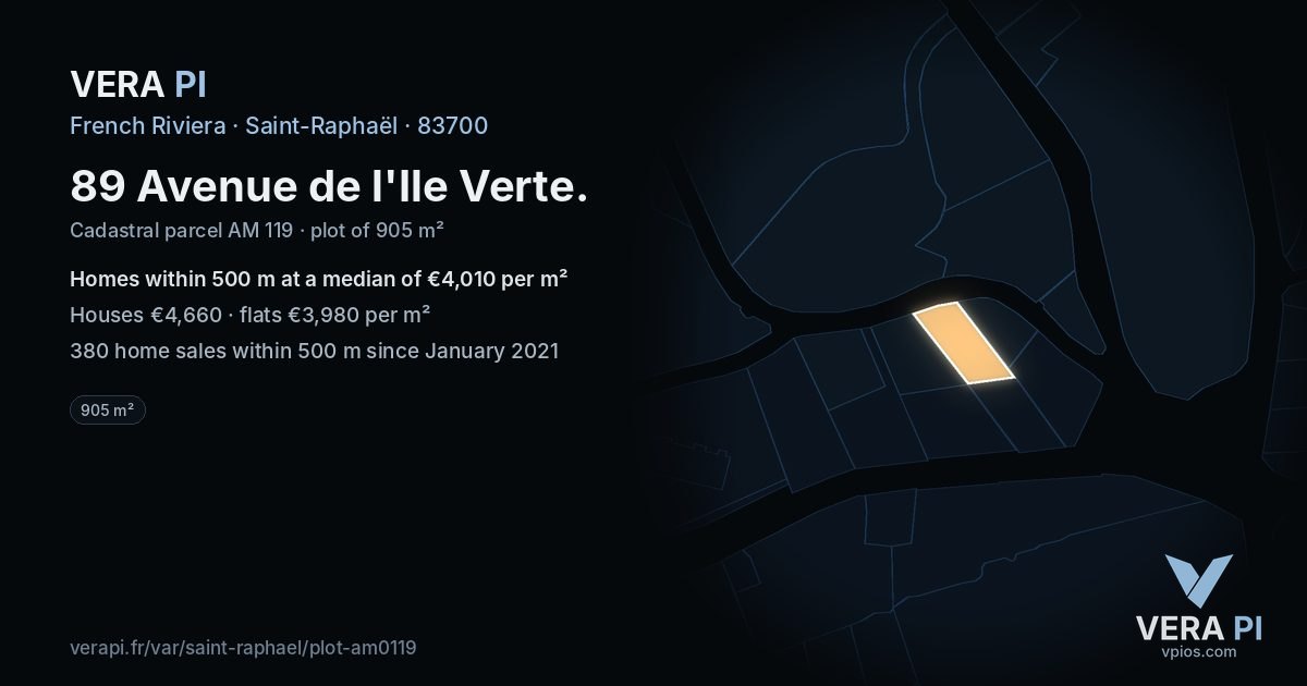 89 Avenue de l'Ile Verte, Saint-Raphaël at night – the plot lit, the parcels around coloured by the prices near them