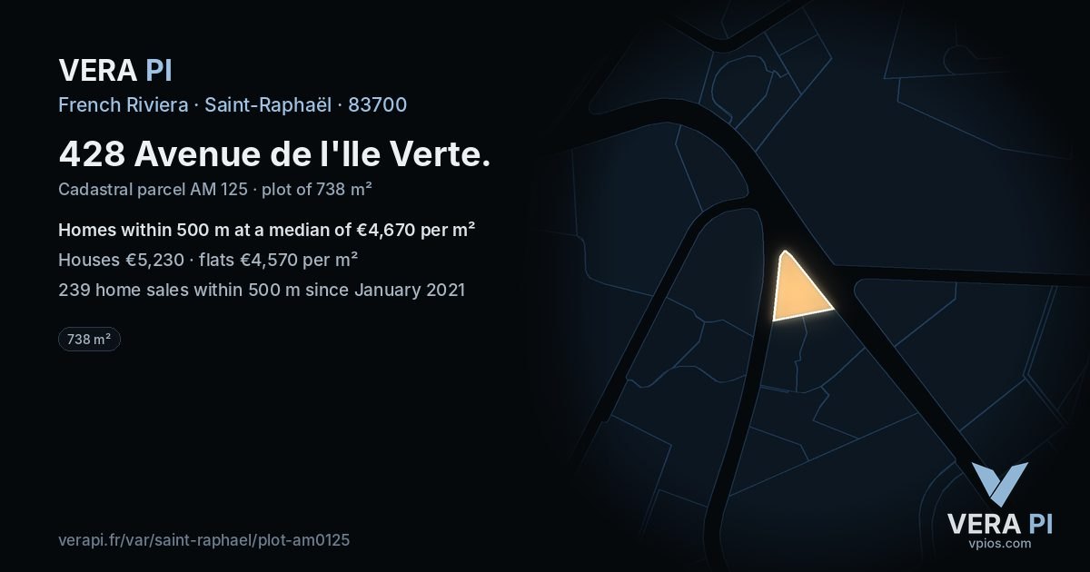 428 Avenue de l'Ile Verte, Saint-Raphaël at night – the plot lit, the parcels around coloured by the prices near them