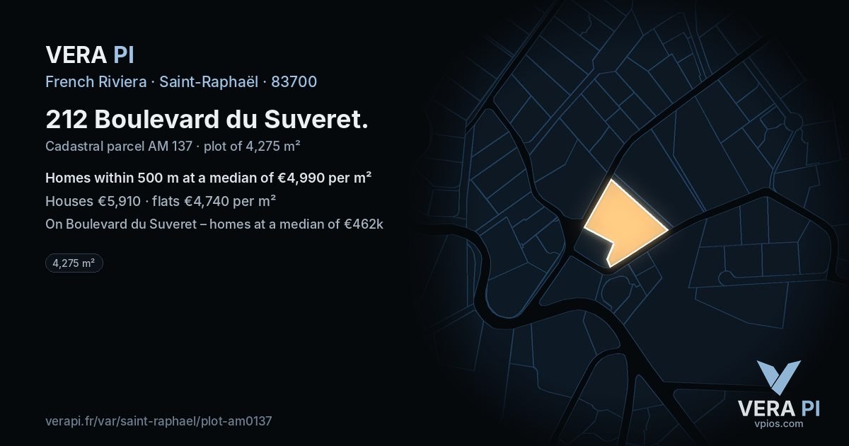 212 Boulevard du Suveret, Saint-Raphaël at night – the plot lit, the parcels around coloured by the prices near them