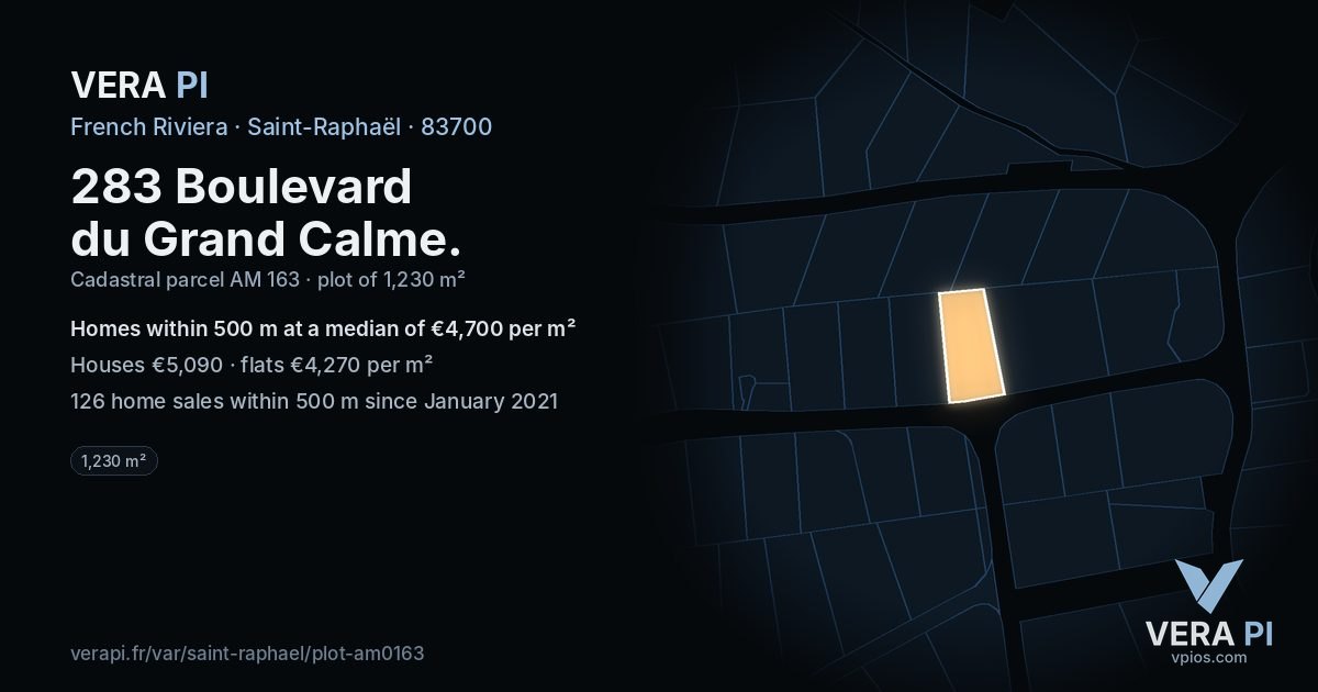 283 Boulevard du Grand Calme, Saint-Raphaël at night – the plot lit, the parcels around coloured by the prices near them