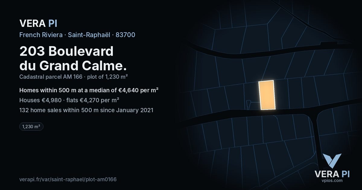 203 Boulevard du Grand Calme, Saint-Raphaël at night – the plot lit, the parcels around coloured by the prices near them