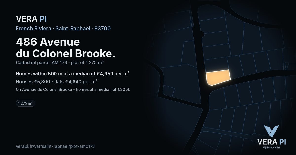 486 Avenue du Colonel Brooke, Saint-Raphaël at night – the plot lit, the parcels around coloured by the prices near them