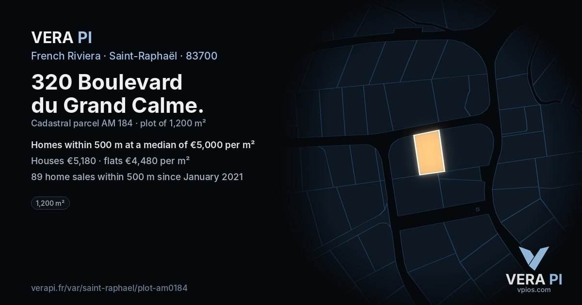 320 Boulevard du Grand Calme, Saint-Raphaël at night – the plot lit, the parcels around coloured by the prices near them