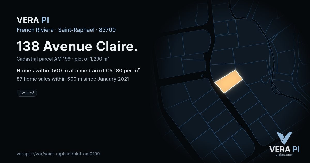 138 Avenue Claire, Saint-Raphaël at night – the plot lit, the parcels around coloured by the prices near them