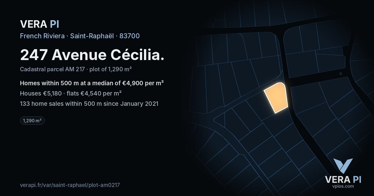 247 Avenue Cécilia, Saint-Raphaël at night – the plot lit, the parcels around coloured by the prices near them