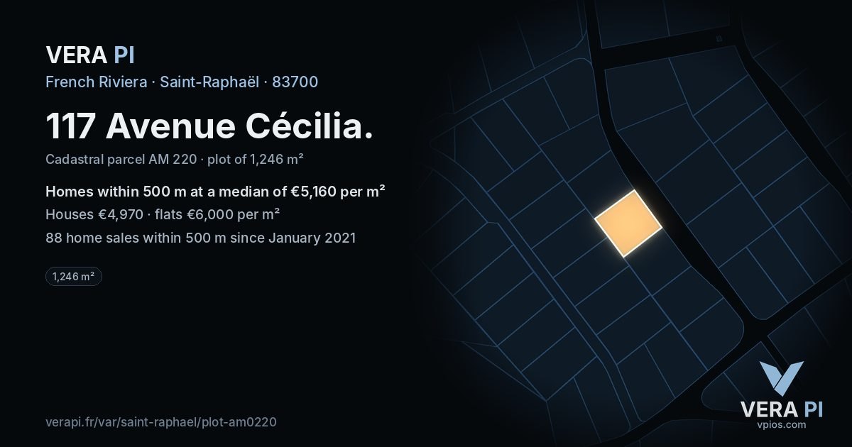 117 Avenue Cécilia, Saint-Raphaël at night – the plot lit, the parcels around coloured by the prices near them