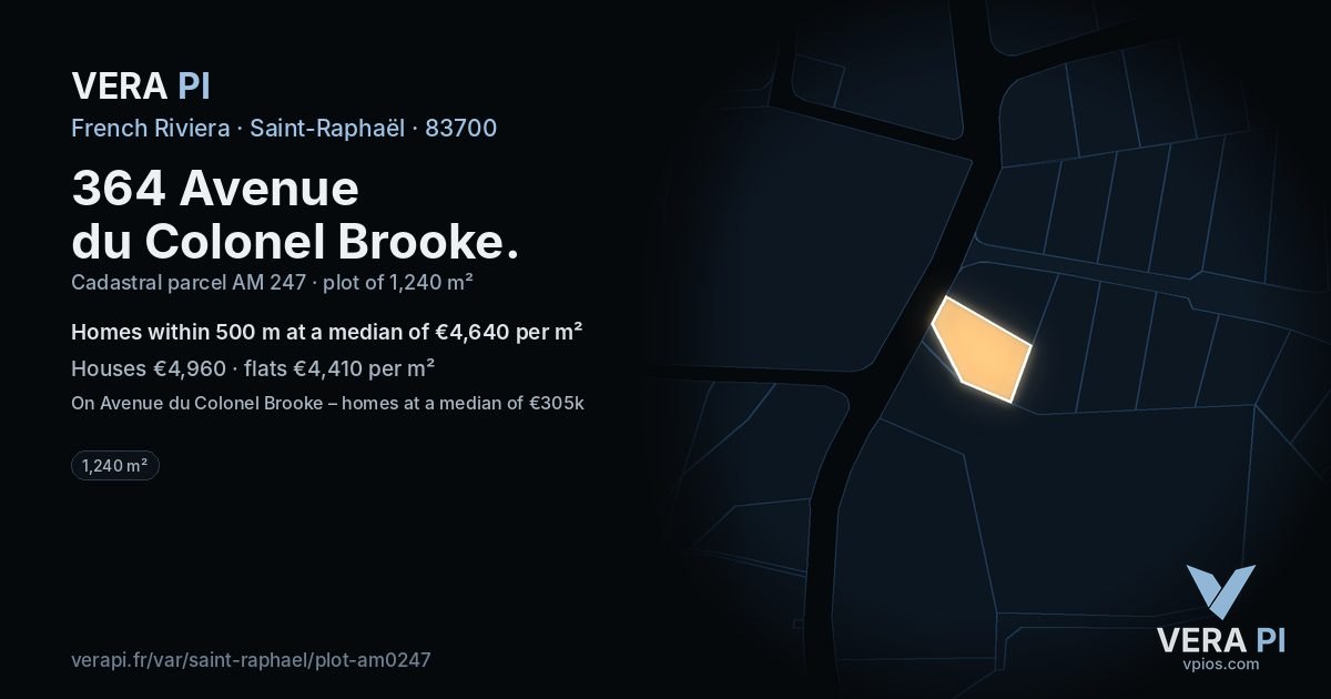364 Avenue du Colonel Brooke, Saint-Raphaël at night – the plot lit, the parcels around coloured by the prices near them