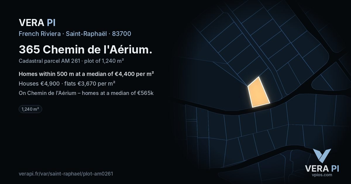 365 Chemin de l'Aérium, Saint-Raphaël at night – the plot lit, the parcels around coloured by the prices near them