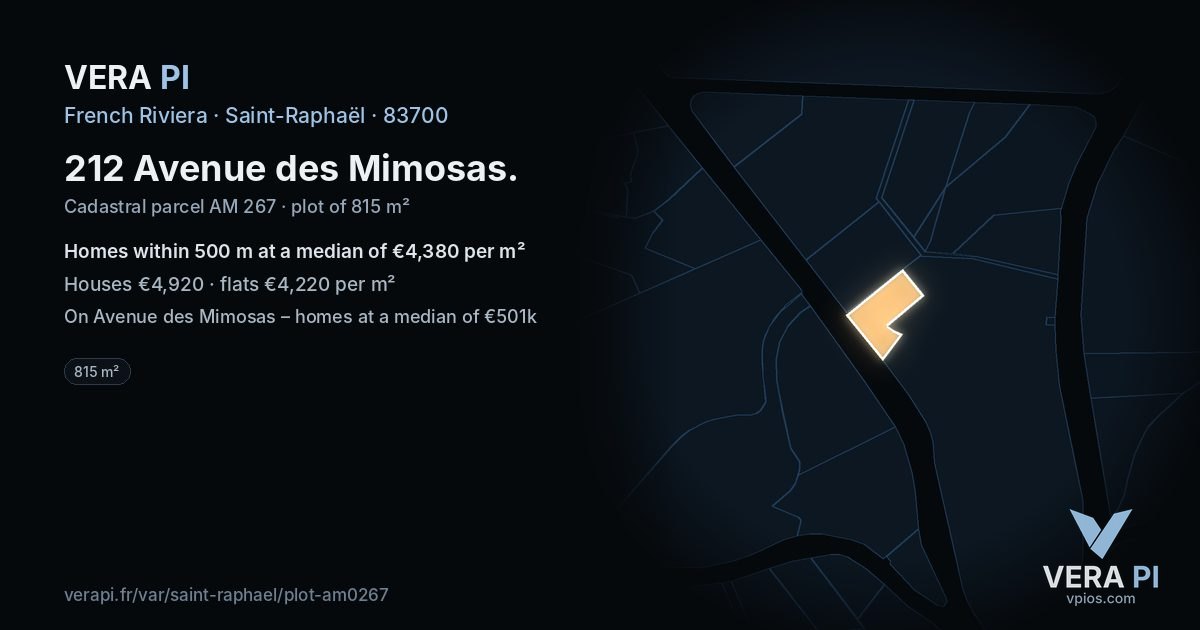212 Avenue des Mimosas, Saint-Raphaël at night – the plot lit, the parcels around coloured by the prices near them