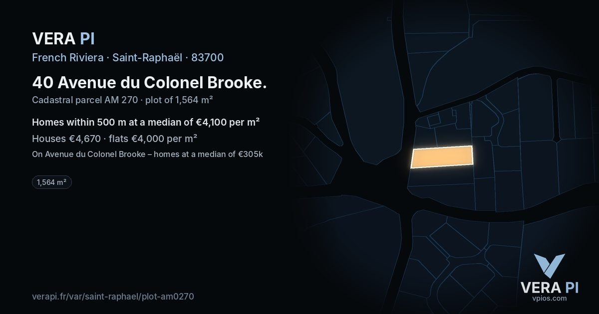 40 Avenue du Colonel Brooke, Saint-Raphaël at night – the plot lit, the parcels around coloured by the prices near them