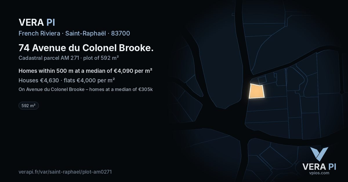 74 Avenue du Colonel Brooke, Saint-Raphaël at night – the plot lit, the parcels around coloured by the prices near them