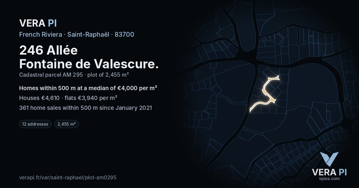 246 Allée Fontaine de Valescure, Saint-Raphaël at night – the plot lit, the parcels around coloured by the prices near them