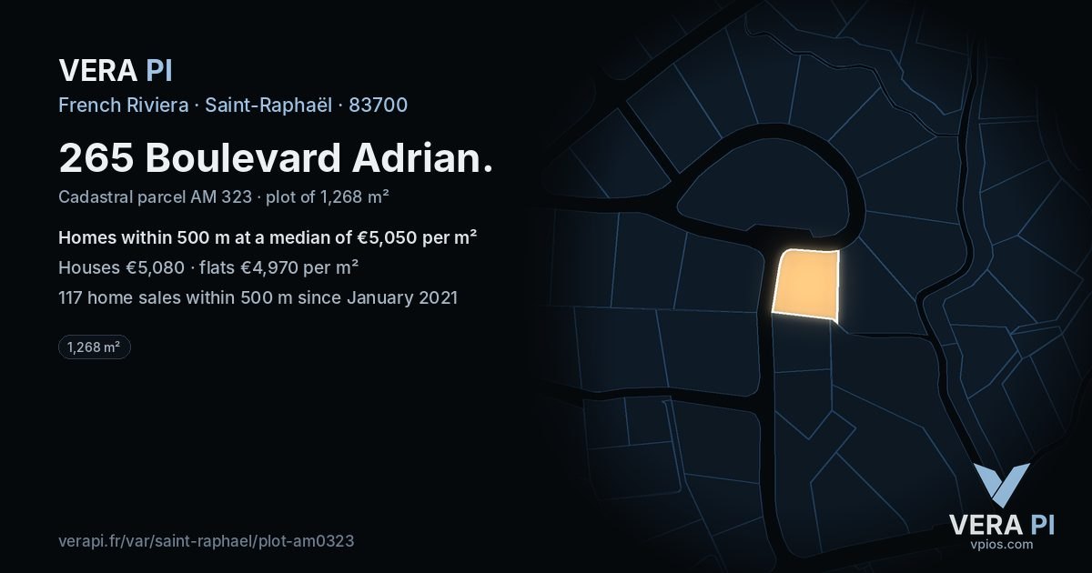 265 Boulevard Adrian, Saint-Raphaël at night – the plot lit, the parcels around coloured by the prices near them