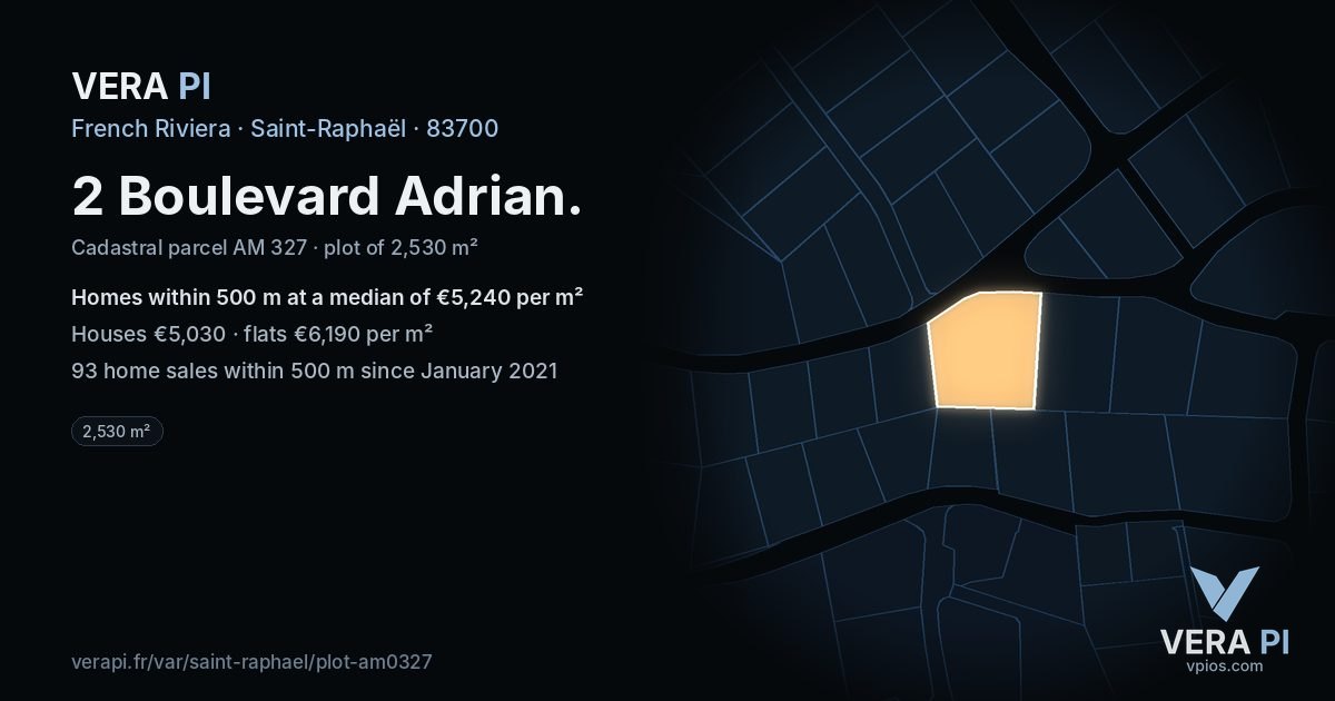 2 Boulevard Adrian, Saint-Raphaël at night – the plot lit, the parcels around coloured by the prices near them