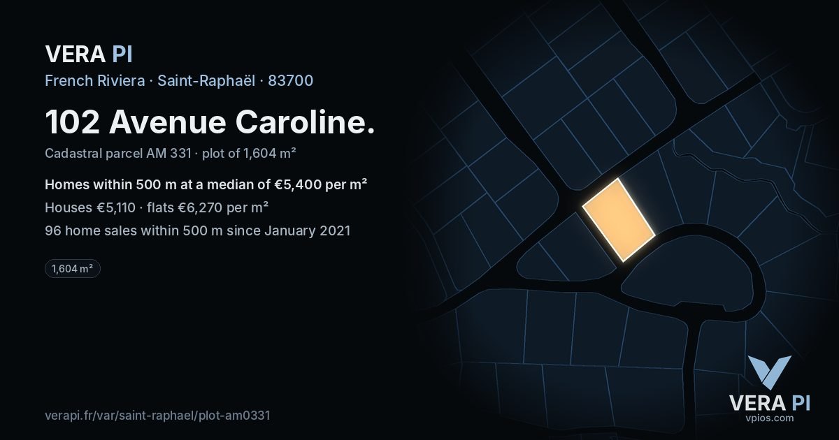 102 Avenue Caroline, Saint-Raphaël at night – the plot lit, the parcels around coloured by the prices near them