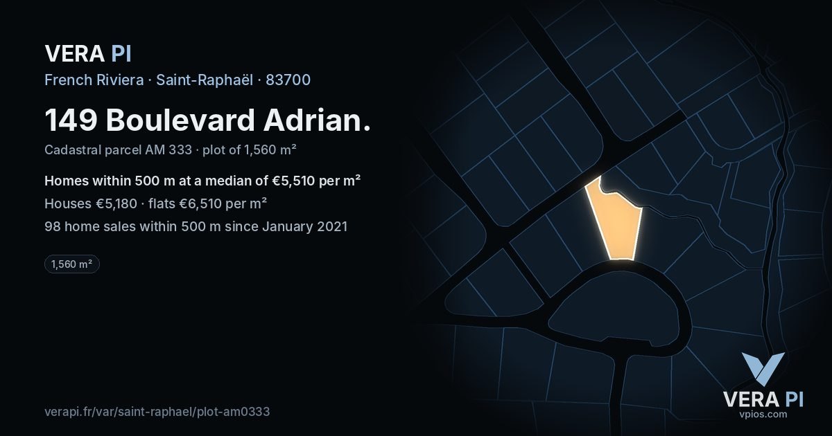 149 Boulevard Adrian, Saint-Raphaël at night – the plot lit, the parcels around coloured by the prices near them