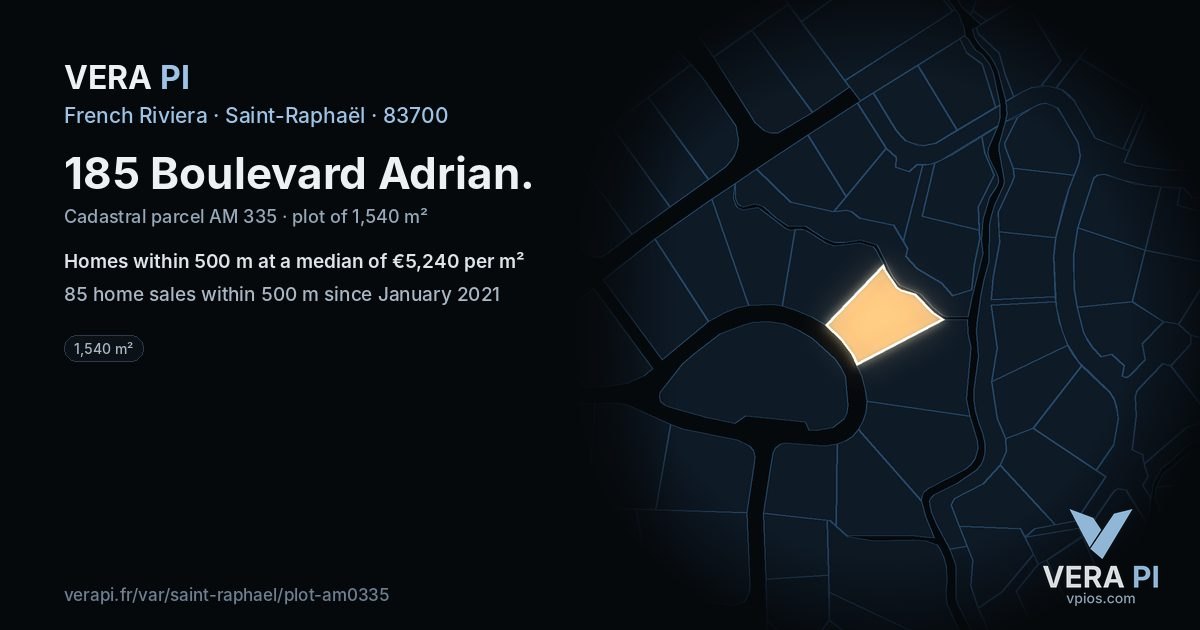 185 Boulevard Adrian, Saint-Raphaël at night – the plot lit, the parcels around coloured by the prices near them