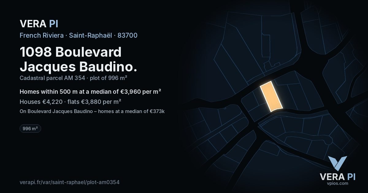 1098 Boulevard Jacques Baudino, Saint-Raphaël at night – the plot lit, the parcels around coloured by the prices near them