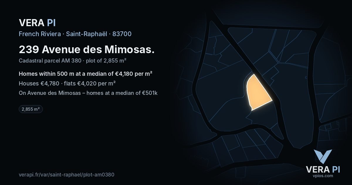 239 Avenue des Mimosas, Saint-Raphaël at night – the plot lit, the parcels around coloured by the prices near them