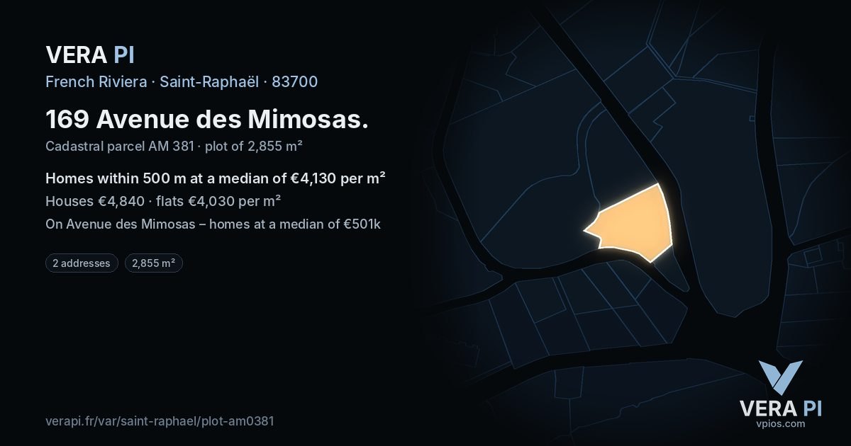 169 Avenue des Mimosas, Saint-Raphaël at night – the plot lit, the parcels around coloured by the prices near them