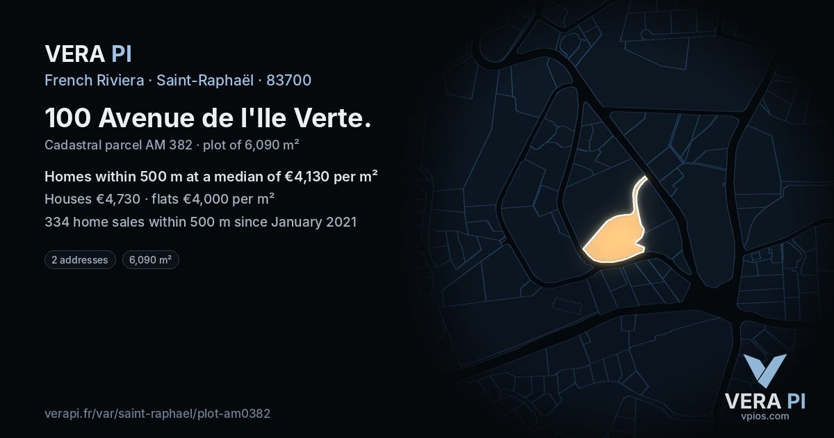 100 Avenue de l'Ile Verte, Saint-Raphaël at night – the plot lit, the parcels around coloured by the prices near them