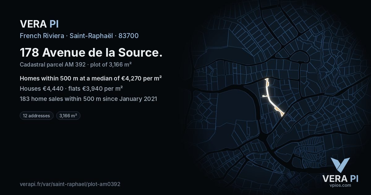 178 Avenue de la Source, Saint-Raphaël at night – the plot lit, the parcels around coloured by the prices near them