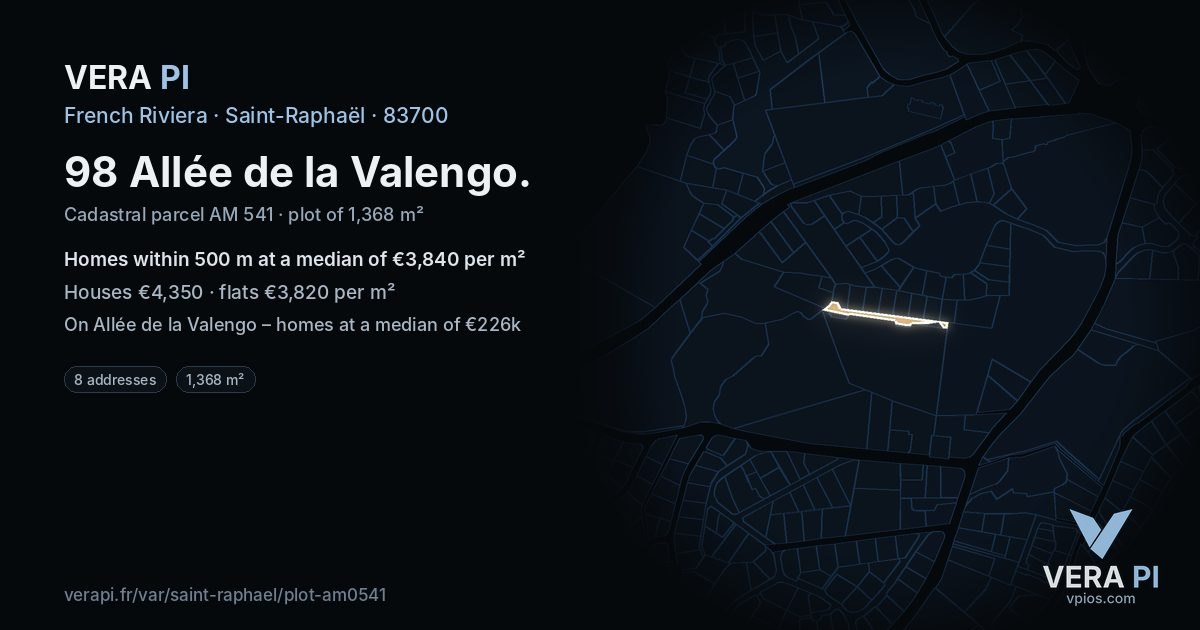 98 Allée de la Valengo, Saint-Raphaël at night – the plot lit, the parcels around coloured by the prices near them