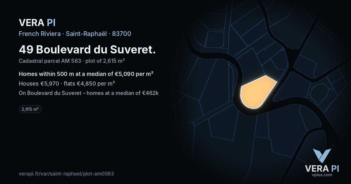 49 Boulevard du Suveret, Saint-Raphaël at night – the plot lit, the parcels around coloured by the prices near them