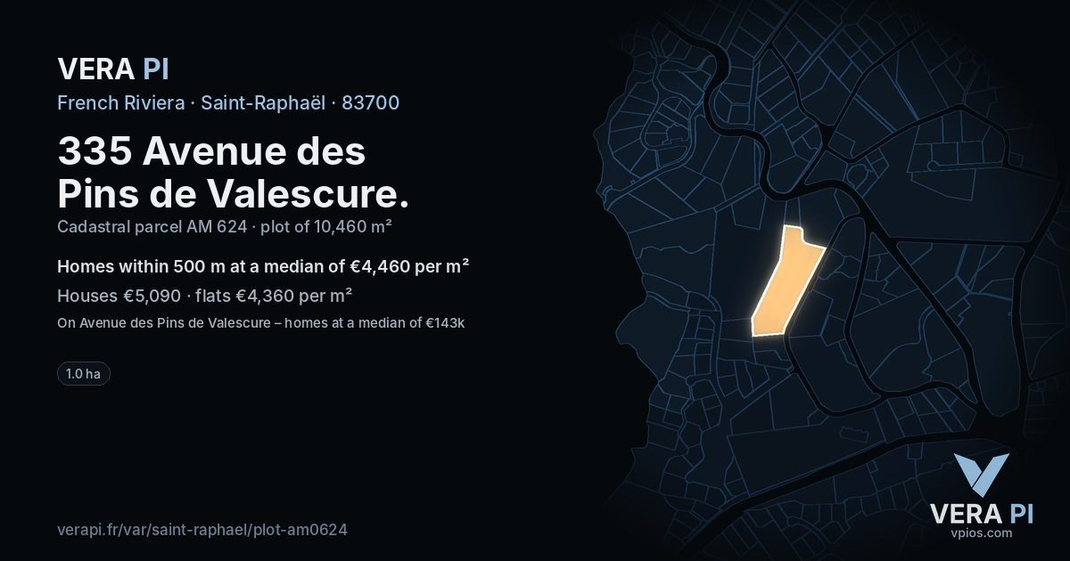 335 Avenue des Pins de Valescure, Saint-Raphaël at night – the plot lit, the parcels around coloured by the prices near them