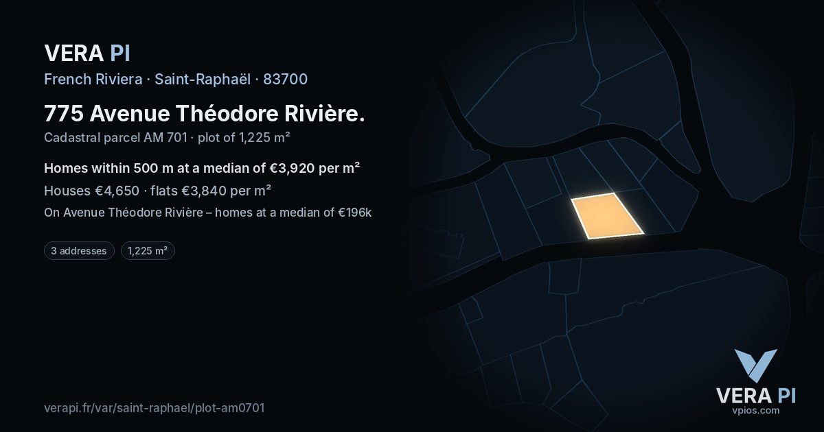 775 Avenue Théodore Rivière, Saint-Raphaël at night – the plot lit, the parcels around coloured by the prices near them