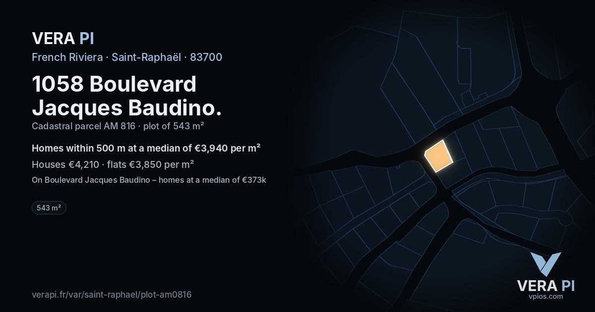1058 Boulevard Jacques Baudino, Saint-Raphaël at night – the plot lit, the parcels around coloured by the prices near them