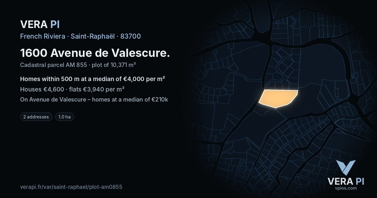 1600 Avenue de Valescure, Saint-Raphaël at night – the plot lit, the parcels around coloured by the prices near them