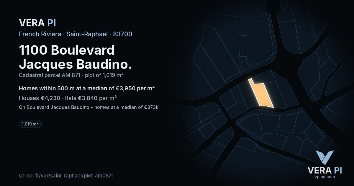 1100 Boulevard Jacques Baudino, Saint-Raphaël at night – the plot lit, the parcels around coloured by the prices near them