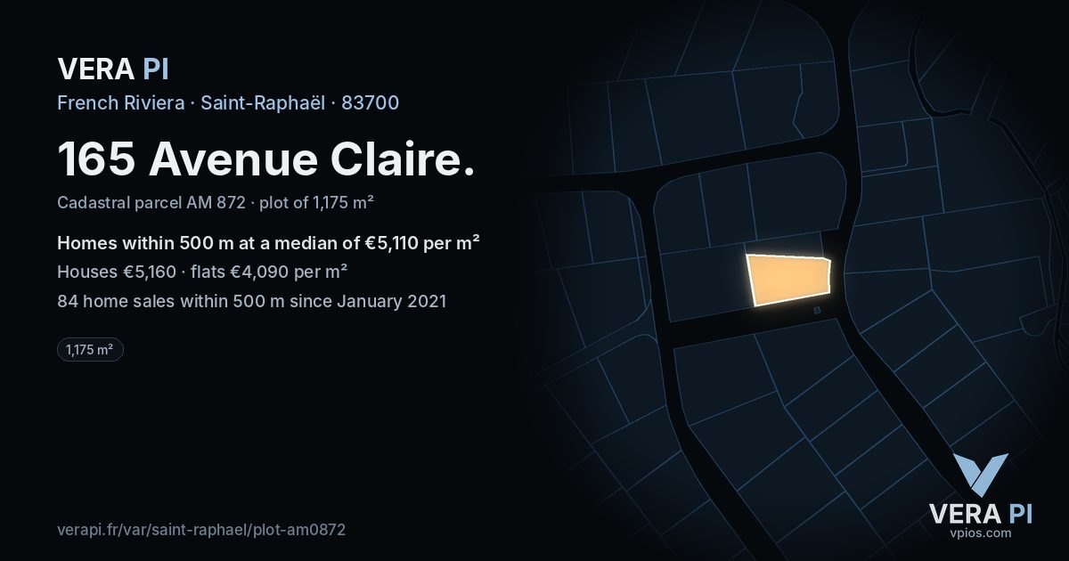 165 Avenue Claire, Saint-Raphaël at night – the plot lit, the parcels around coloured by the prices near them