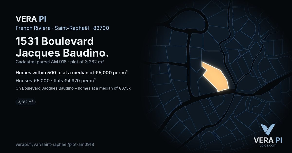 1531 Boulevard Jacques Baudino, Saint-Raphaël at night – the plot lit, the parcels around coloured by the prices near them