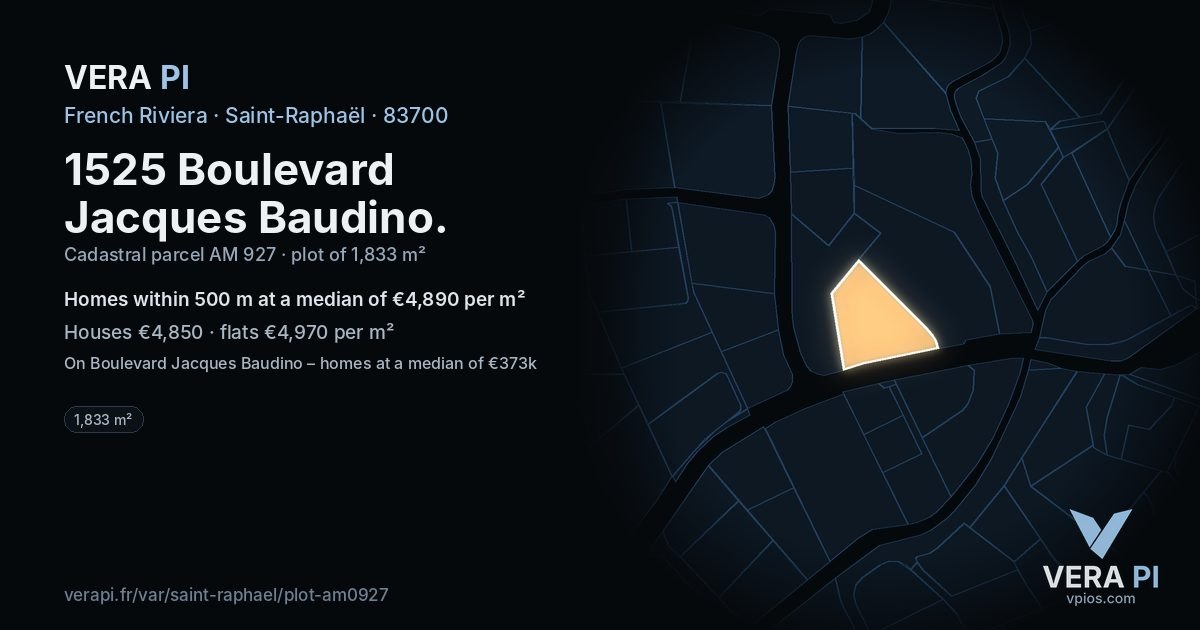 1525 Boulevard Jacques Baudino, Saint-Raphaël at night – the plot lit, the parcels around coloured by the prices near them