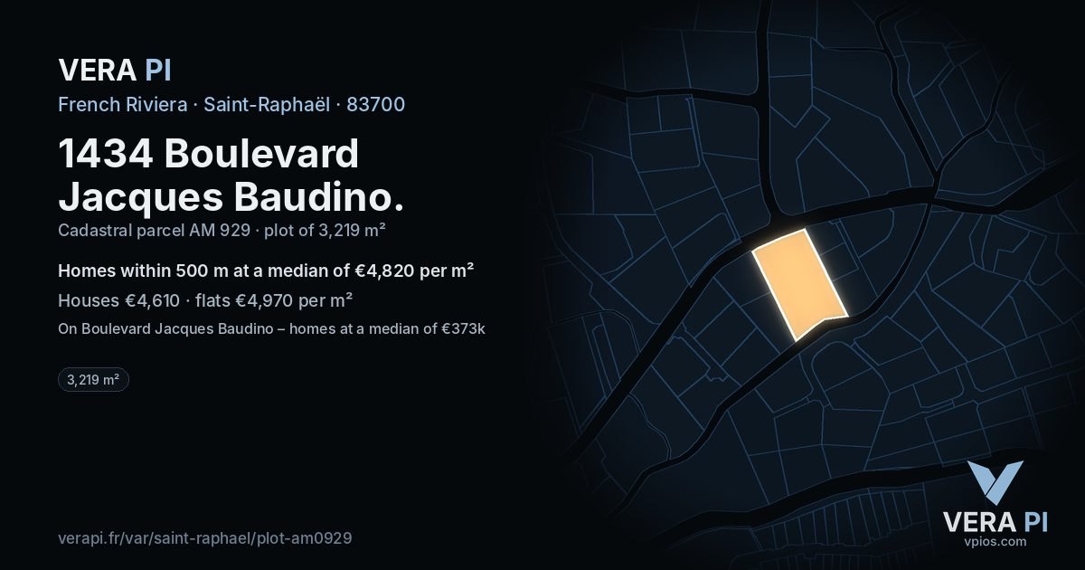 1434 Boulevard Jacques Baudino, Saint-Raphaël at night – the plot lit, the parcels around coloured by the prices near them