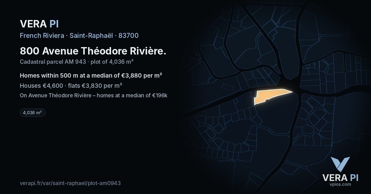800 Avenue Théodore Rivière, Saint-Raphaël at night – the plot lit, the parcels around coloured by the prices near them