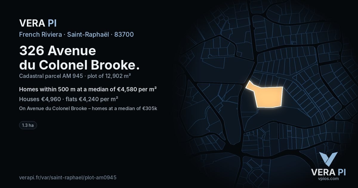 326 Avenue du Colonel Brooke, Saint-Raphaël at night – the plot lit, the parcels around coloured by the prices near them