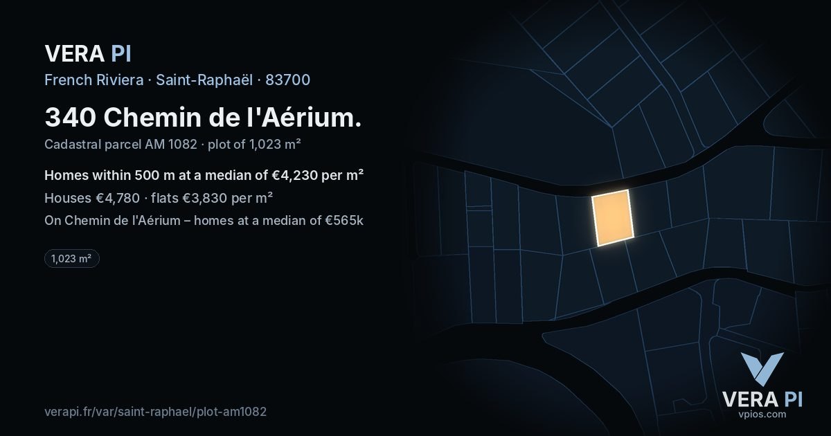 340 Chemin de l'Aérium, Saint-Raphaël at night – the plot lit, the parcels around coloured by the prices near them